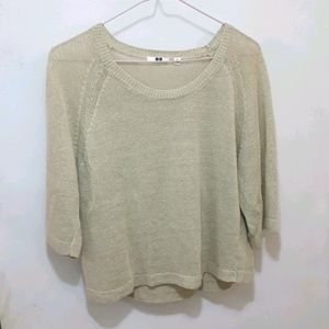 Uniqlo top